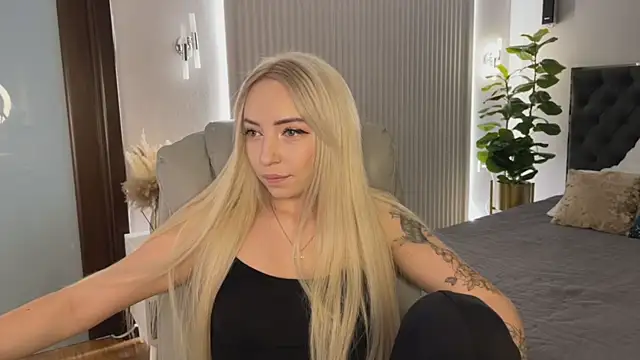 OhMyEmma online show from 04-06-26, 01:12