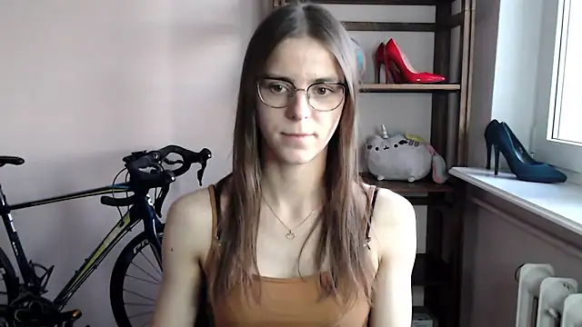 love megi online show from 12-19-25, 02:30