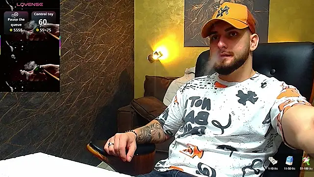 Snapshot of MatiasDean chatting on 10-11-25, 05:08 MatiasDean online show from 10-11-25, 05:08