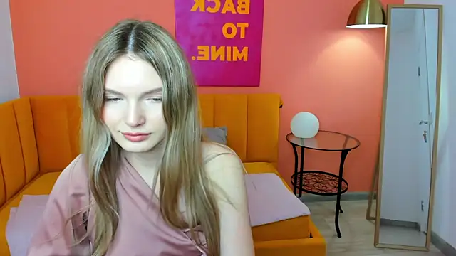 Snapshot of EvelineAmore chatting on 05-12-26, 08:43 EvelineAmore online show from 05-12-26, 08:43