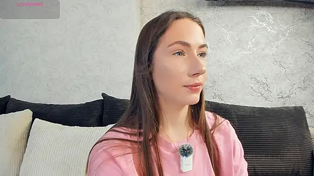 Kira mindnes online show from 11-28-25, 06:35