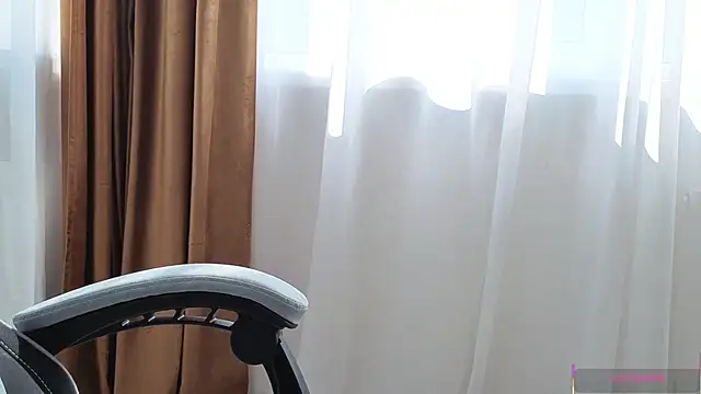 Kira mindnes online show from 06-05-26, 06:29
