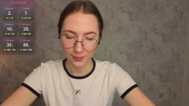 Kira mindnes online show from 10-17-25, 06:39