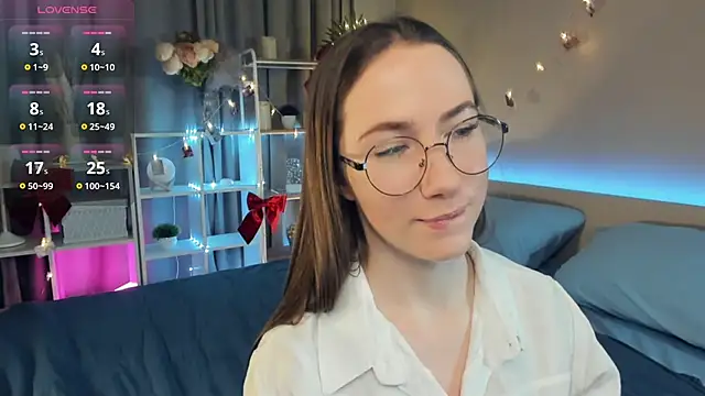 Kira mindnes online show from 03-13-25, 07:28