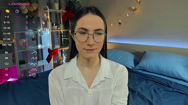 Kira mindnes online show from 03-21-25, 07:13