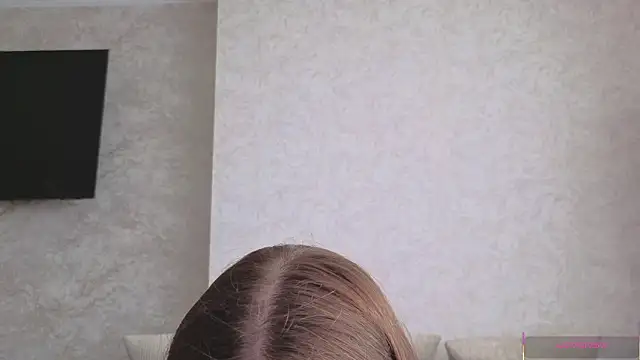 Kira mindnes online show from 03-25-26, 06:02