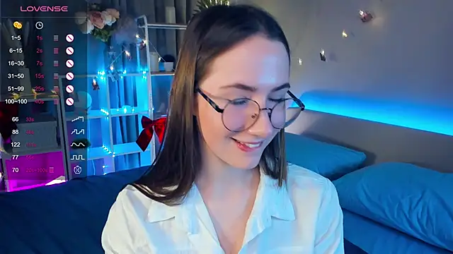 Kira mindnes online show from 03-20-25, 11:02