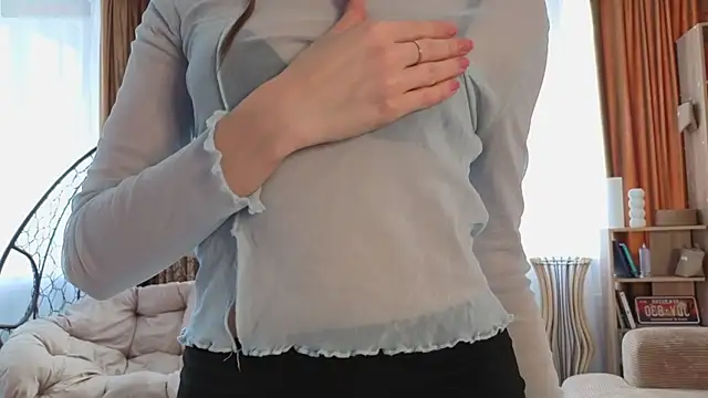 Kira mindnes online show from 10-18-25, 05:20