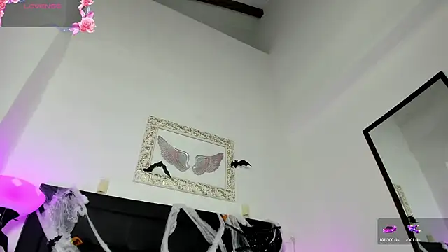 Lola Blondie online show from 10-10-25, 12:06