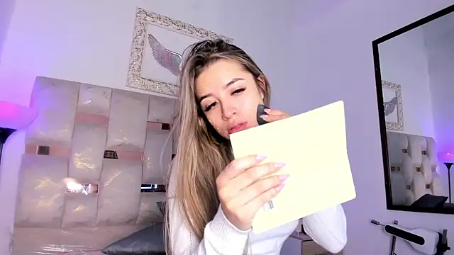 Lola Blondie online show from 12-05-25, 12:26