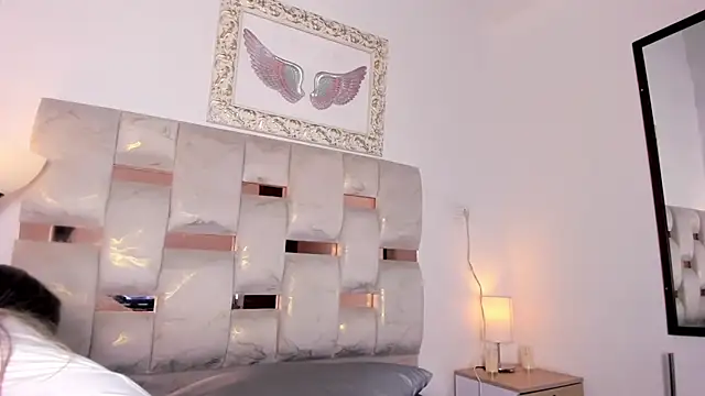 Lola Blondie online show from 11-23-25, 12:26