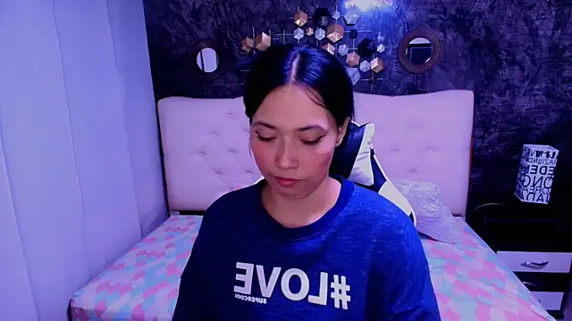  LiilyWong online show from 09-20-25, 05:01