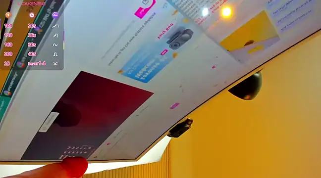  LiilyWong online show from 03-22-25, 08:40