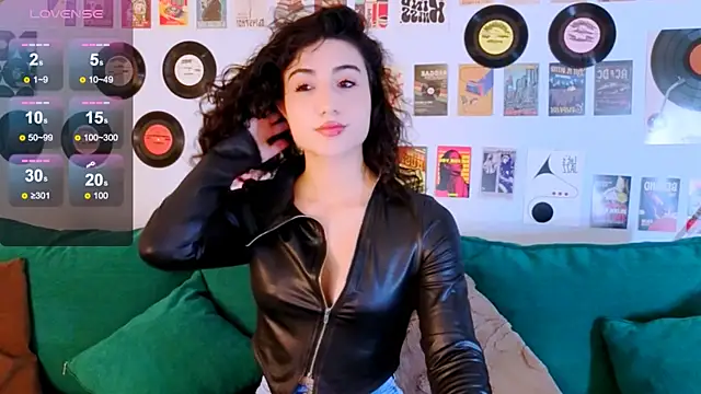 Snapshot of Maya_Rogerss chatting on 05-11-26, 03:07 Maya Rogerss online show from 05-11-26, 03:07
