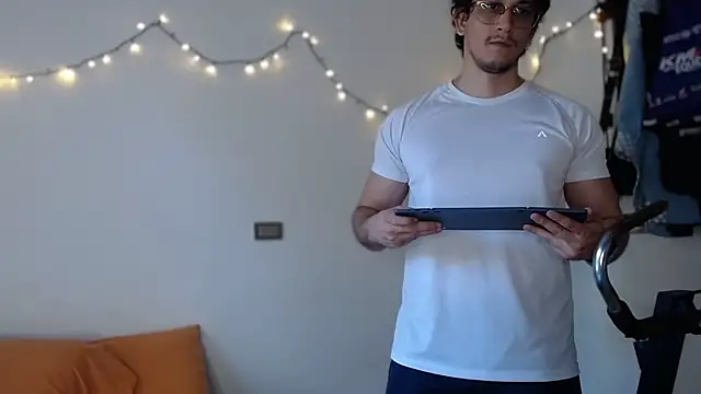 Snapshot of chicoinhibido chatting on 12-15-25, 08:47 chicoinhibido online show from 12-15-25, 08:47