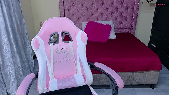 sweet  thang online show from 11-29-25, 04:45