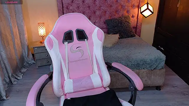 sweet  thang online show from 10-23-25, 04:44