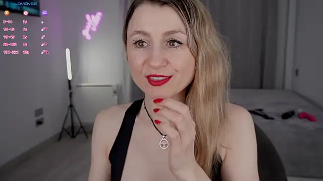   Milana     online show from 05-07-26, 06:33