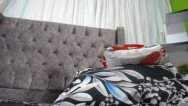 ANA-BULLOCK- online show from 12-21-25, 12:07