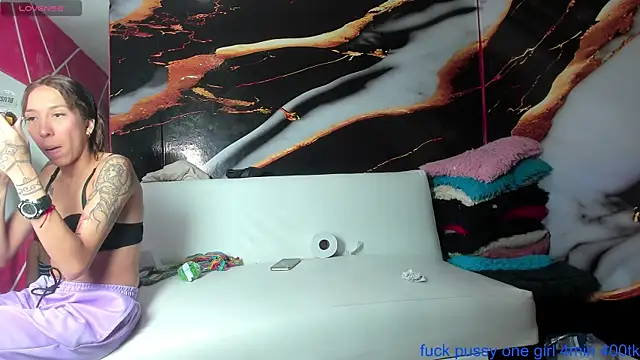 hot dirty paradise 66 online show from 04-02-26, 04:19