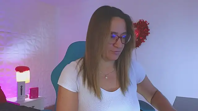 weet Evans    online show from 02-10-26, 03:27