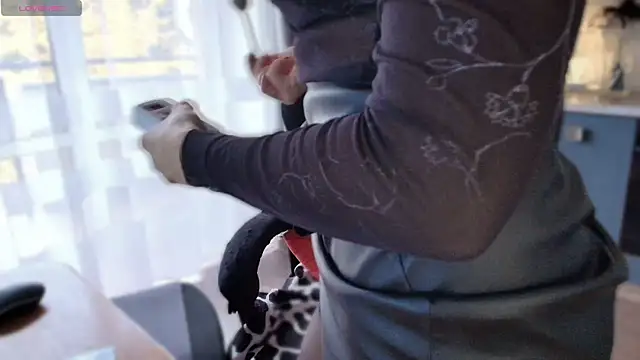 emlana online show from 10-16-25, 12:13