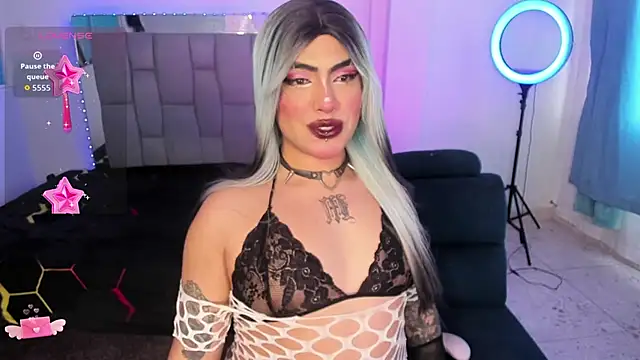 Sophie whitexxx online show from 06-15-26, 07:46
