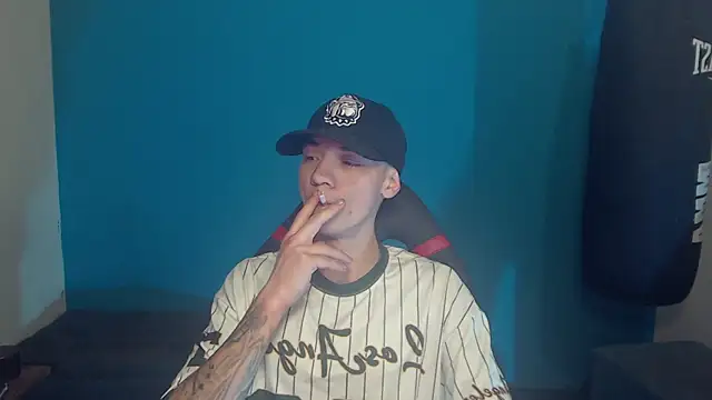 Snapshot of Burperking420_ chatting on 10-17-25, 07:15 Burperking420  online show from 10-17-25, 07:15