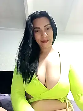 DaphneRosses online show from 04-17-26, 01:47