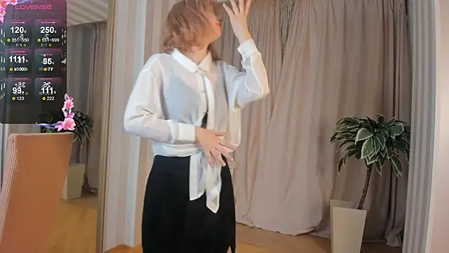 EsmeDecoursey online show from 03-22-25, 11:20