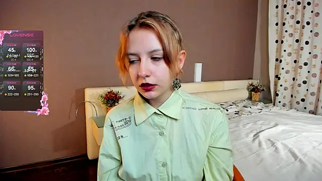 EsmeDecoursey online show from 03-21-25, 12:29