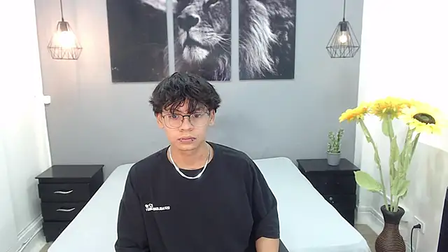 Snapshot of Draco_collins chatting on 03-16-25, 03:25 Draco collins online show from 03-16-25, 03:25