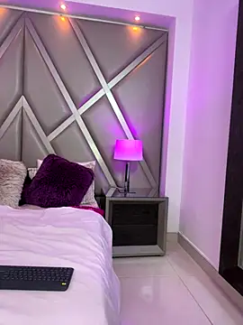 AlesiaCooper online show from 12-14-25, 09:59