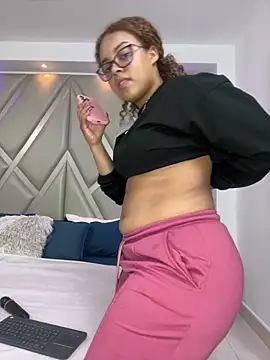 AlesiaCooper online show from 12-20-25, 08:12