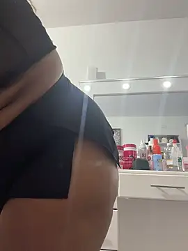 AlesiaCooper online show from 06-17-26, 02:55