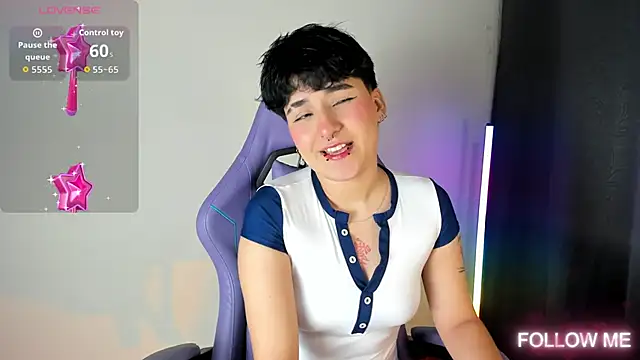 emma cute7 online show from 12-16-25, 03:33