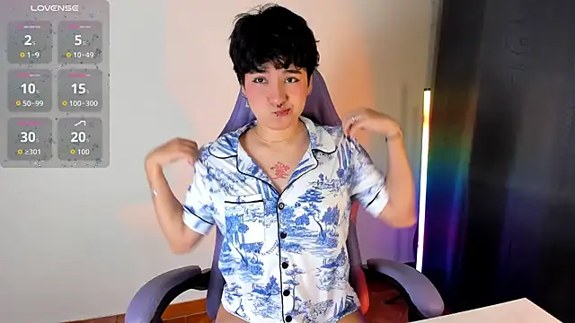 Snapshot of emma_cute7 chatting on 02-17-26, 10:34 emma cute7 online show from 02-17-26, 10:34