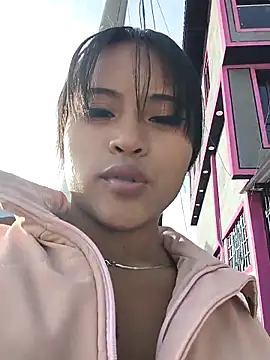 bella warzon online show from 10-19-25, 09:17