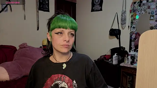 freyaa sorcerees online show from 12-15-25, 04:40