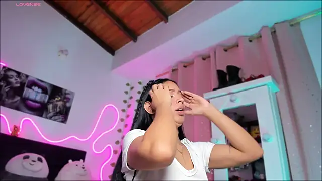 Vickysth online show from 10-13-25, 10:21