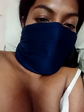 Snapshot of naughtyreva chatting on 03-08-25, 10:34 naughtyreva online show from 03-08-25, 10:34