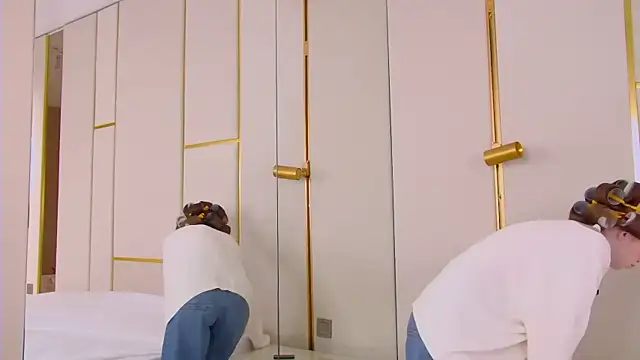 MiraBliss online show from 03-31-26, 05:48