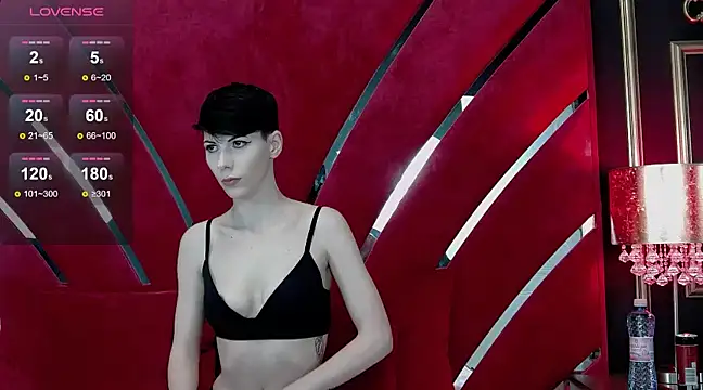 Snapshot of Roxxy_Rouge chatting on 03-15-25, 05:26 Roxxy Rouge online show from 03-15-25, 05:26