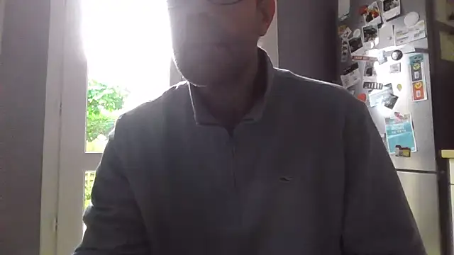 Snapshot of Simon_76 chatting on 10-11-25, 07:53 Simon 76 online show from 10-11-25, 07:53