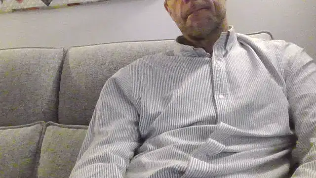 Snapshot of Simon_76 chatting on 10-02-25, 08:01 Simon 76 online show from 10-02-25, 08:01