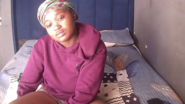 Snapshot of SexyShybarbie chatting on 07-27-26, 07:48 SexyShybarbie online show from 07-27-26, 07:48