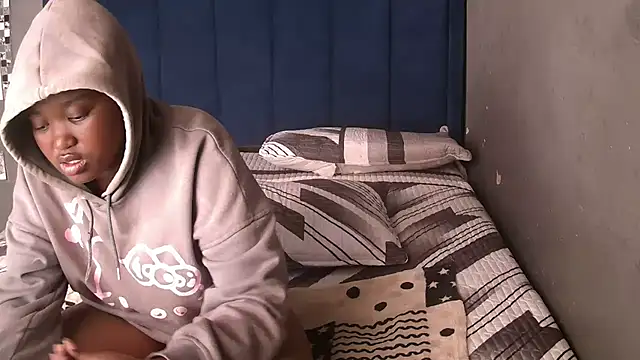 SexyShybarbie online show from 05-11-26, 06:04