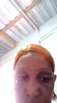 Snapshot of JuicyBigClitt chatting on 10-22-25, 12:37 JuicyBigClitt online show from 10-22-25, 12:37