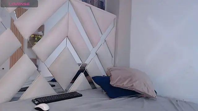 willow smitt online show from 03-11-26, 12:54