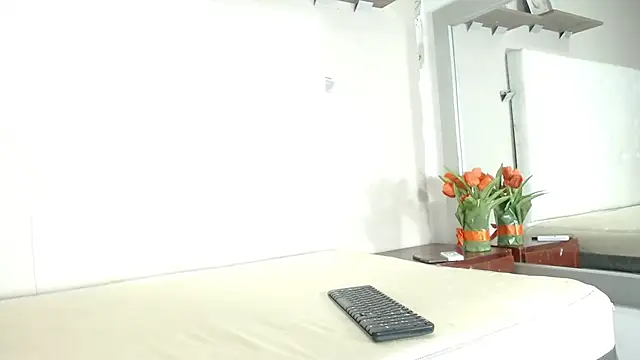 willow smitt online show from 10-03-25, 01:12